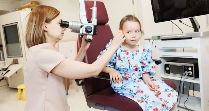 Отит, острый средний отит, симптомы и лечение отита